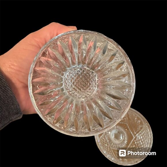 Three Vintage Pedestal Bowls Clear Glass Diamond Floral Pattern - Picture 4 of 5